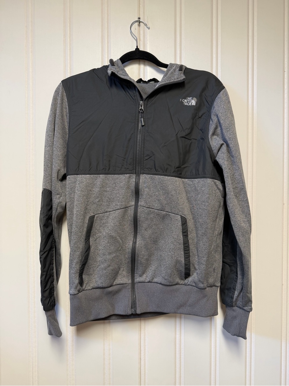 The North Face Men’s Small Gray Full Zip Hooded Jacket